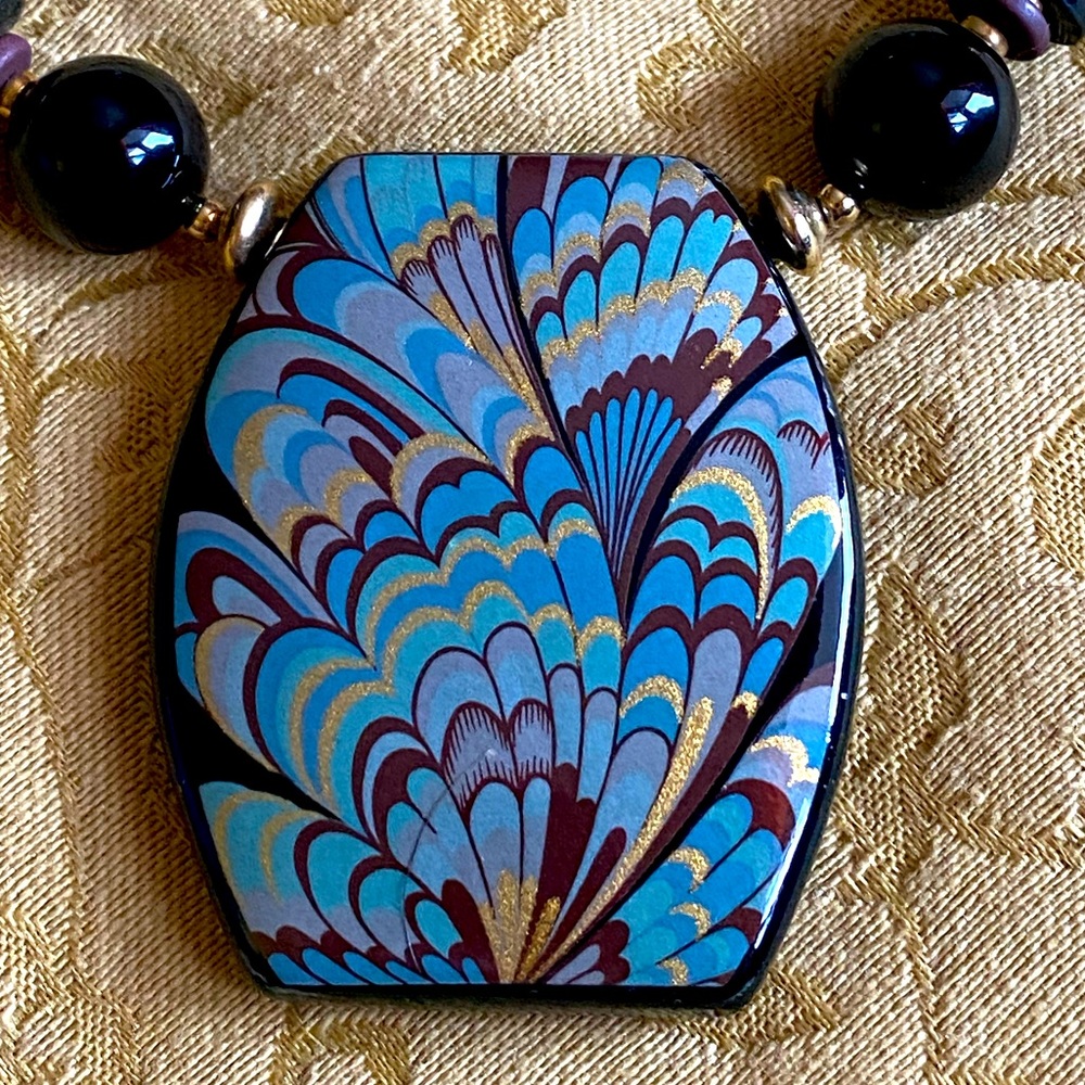VTG Lee Sands Black onyx beaded necklace,onyx pendant, gold/turquoise lacquer - Picture 3 of 11